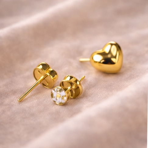 VISINORY GOLDEN HEART STUDS - Image 3